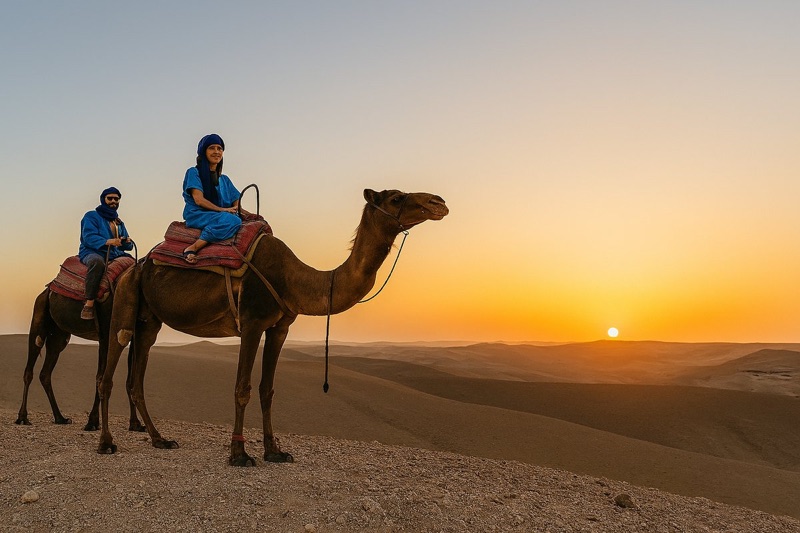 Passeio ao Anoitecer de Camelo pelo Deserto no Marrocos