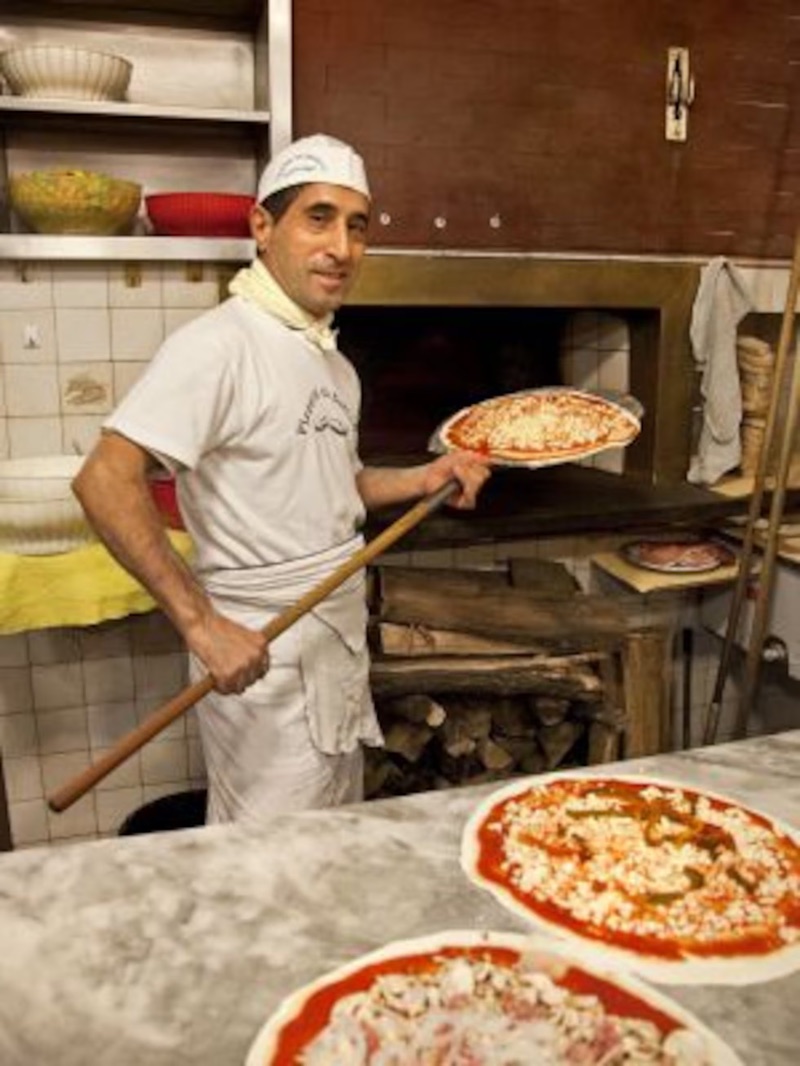 Autêntica Pizza Napoletana em Nápoles